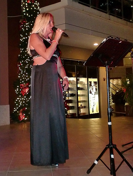 Manuela performing at Aruba, the Caribbean - January 2012